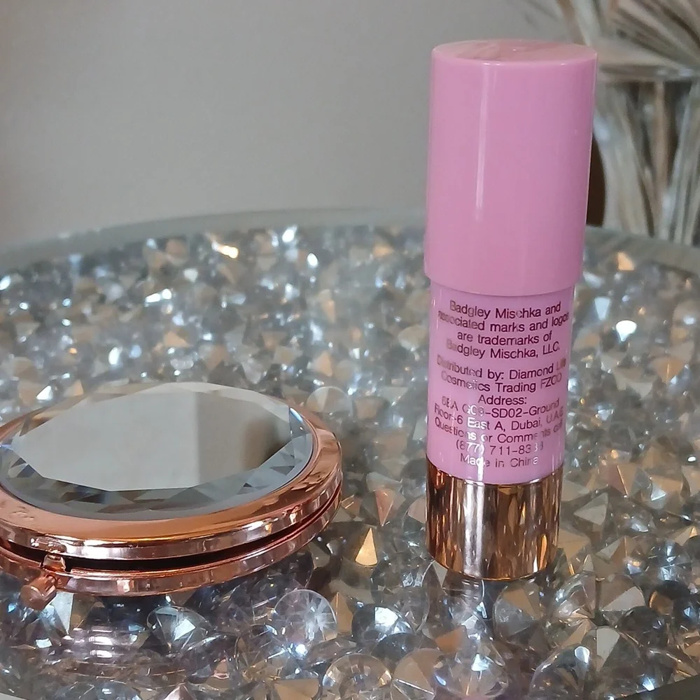 New Badgley Mischka Pink Blush Stick And Rose Gold Compact Mirrow 2pc